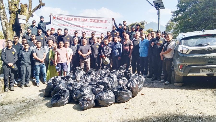 Joint cleanliness drive at Dzükou valley
