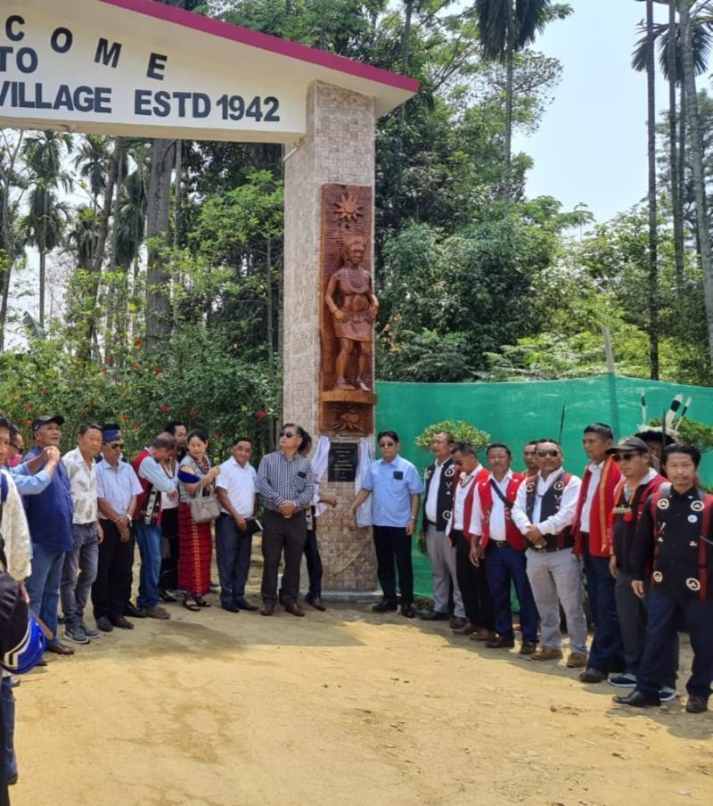 MLA Azheto Zhimomi inaugurating the village gate of Ekranipathar village on April 29.