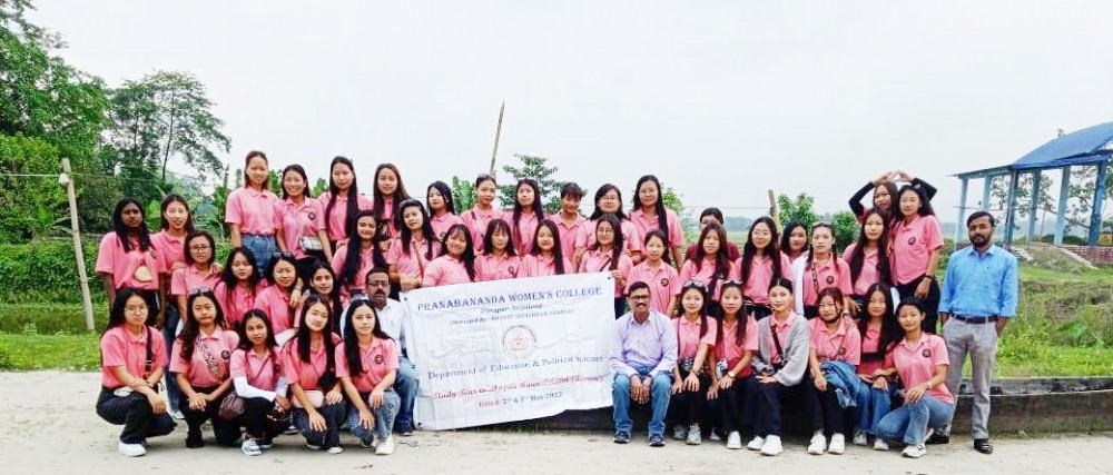 42 Honours students from Department of Political Science and Education, Pranabananda Women’s College, Dimapur undertook study tour to Majuli, Assam on May 2 and 3. Nayan Basu, HoD, Education, Anil Kr Das, HoD, Political Science and the library peon joined the team.