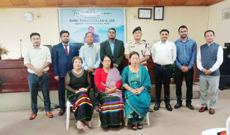Konyak Union and Konyak Nyupuh Sheko Khong members with Thavaseelan K, IAS, outgoing Deputy Commissioner, Mon during the farewell programme.
