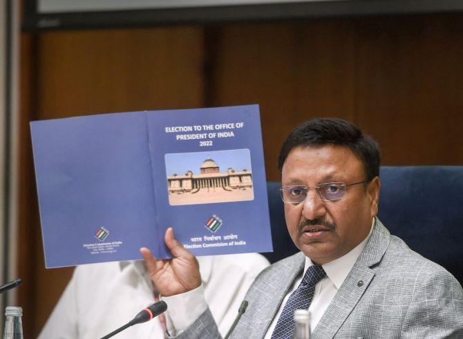 Chief Election Commissioner Rajiv Kumar addresses a press conference to announce the schedule of presidential elections at Vigyan Bhawan, New Delhi, June 9, 2022. Photograph: PTI Photo