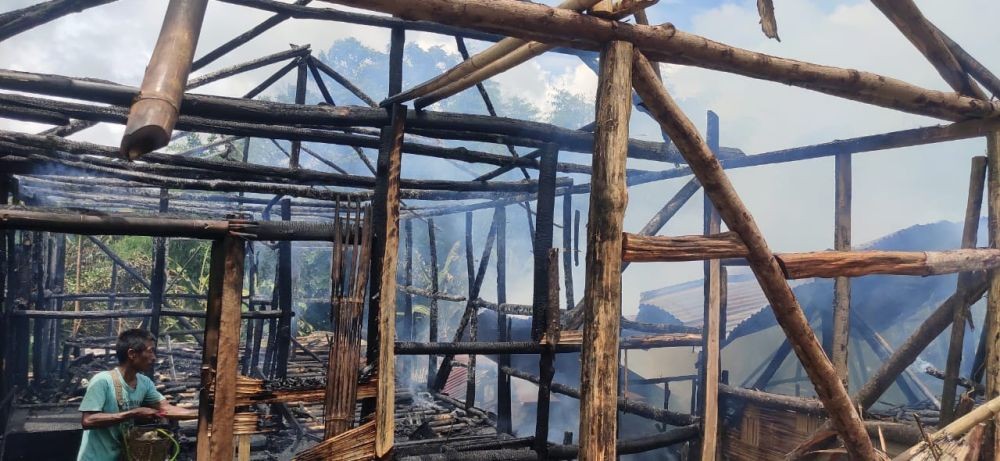 Two houses were gutted when a fire broke out around 11:00 am at Jakphang village under Mon district on June 22 last. According to an update received here, the fire was put off by the locals. The cause of the fire could not be ascertained as the house owners were away during the incident.