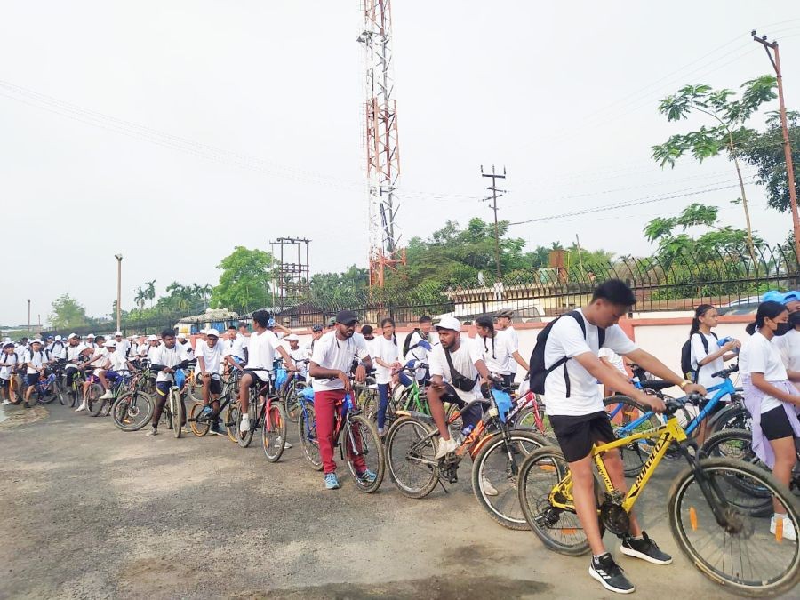As part of Ministry of Finance Iconic Week celebrating Azadi Ka Amrit Mahotsay, the Income Tax Department, North Eastern Region organized a cycle rally ‘to create awareness on transparent taxation’ in Dimapur on June 9. Nepuni Mao, Income Tax Officer, Ward-Dimapur welcomed the participants and DABA, Pastor, Imnatoshi Longkumer offered a prayer for the participants. The rally was flagged off by Imlimeren Jamir, IRS, Addl. Commissioner of Income Tax (Refac)(AU)-1(1), Dibrugarh, Station-Dimapur. More than 200 cyclists took part in the rally with the message of ‘Transparency in Taxation’. Certificates and medals were distributed to all the participants.