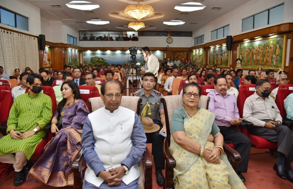 Assam and Nagaland Governor Prof Jagdish Mukhi at the #AzadiKaAmritMahotsav Cultural Evening organised at Raj Bhavan in association with NEZCC on August 13. (Photo Courtesy: Twitter/@jagdishmukhi)