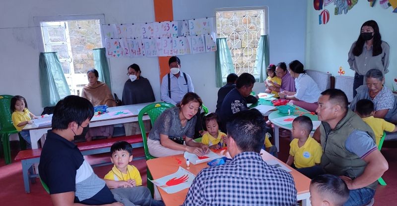 Dayspring Preschool, Kohima organised ‘Grandparents’ Day’ by inviting the children’s grandparents to the school and indulging in an activity together on September 8. Children were asked to trace their grandparents’ hands on a paper after which the print was cut and pasted under the theme “my hand is tiny now, you see without you, I would not be your grandchild upon this tree. I am glad it includes you and me.” The ‘Grandparents’ Day’ was held recognising that in this busy world, grandparents don’t get to spend quality time with their grandchildren.
