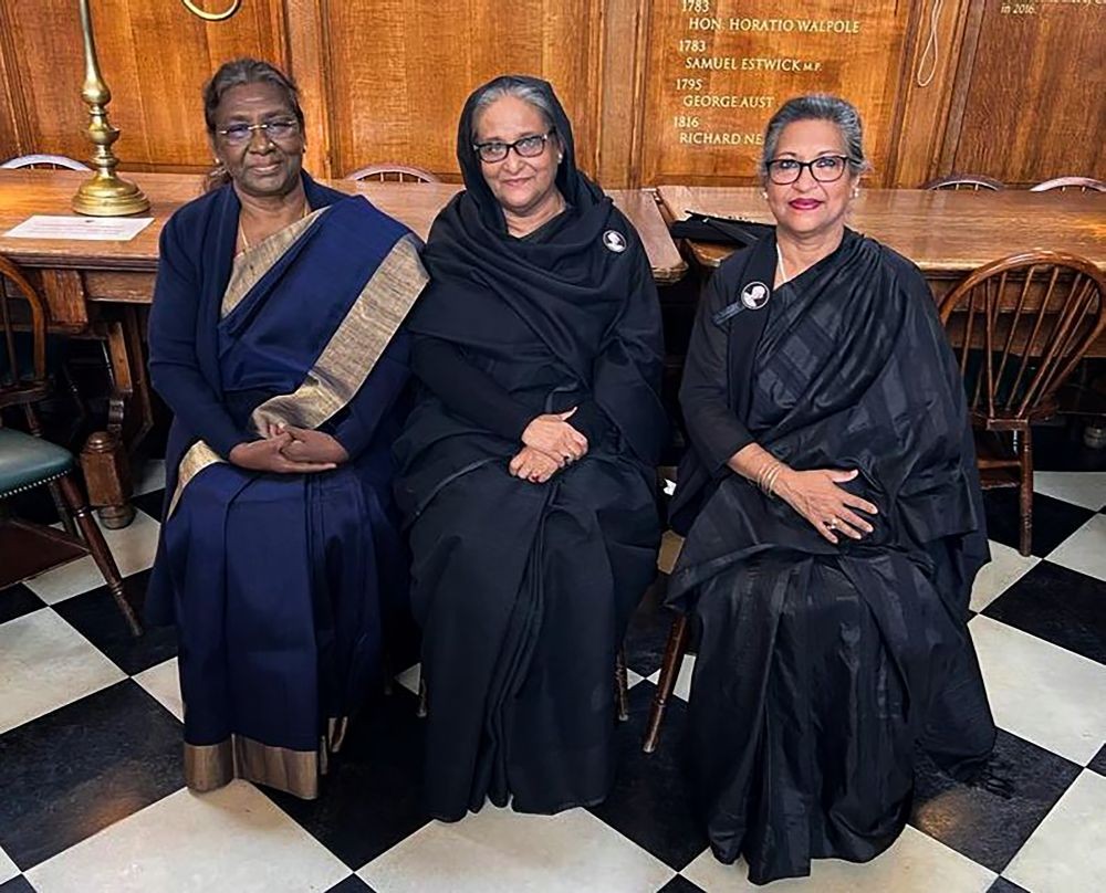 **EDS: TWITTER IMAGE POSTED BY @rashtrapatibhvn ON MONDAY, SEPT. 19, 2022** London: President Droupadi Murmu with Prime Minister of Bangladesh Sheikh Hasina and her sister Sheikh Rehana before commencement of the State Funeral of Queen Elizabeth II, in London, United Kingdom. (PTI Photo)