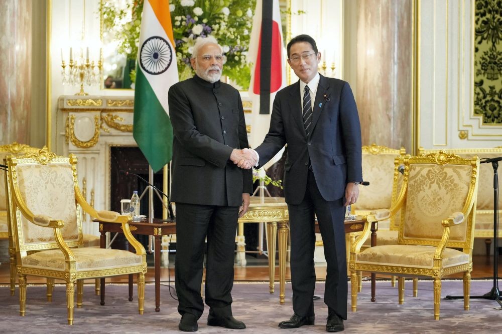 Tokyo: Indian Prime Minister Narendra Modi, left, poses for a photo with Japanese Prime Minister Fumio Kishida before their meeting at the Akasaka Palace state guest house in Tokyo, Tuesday, Sept. 27, 2022.AP/PTI