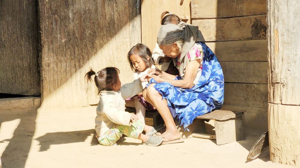 An elderly woman seen with her great-grand children at Sakraba village in Phek district. Along with the rest of the world, Nagaland will also be honouring elderly persons on the occasion of ‘International Day of Older Persons’ on October 1. The state’s Department of Social Welfare will be observing the day at Highland Park near Indira Gandhi Stadium, Kohima at 10:00 am under the theme, ‘The resilience and contributions of older women.’ (Morung Photo by Chizokho Vero)