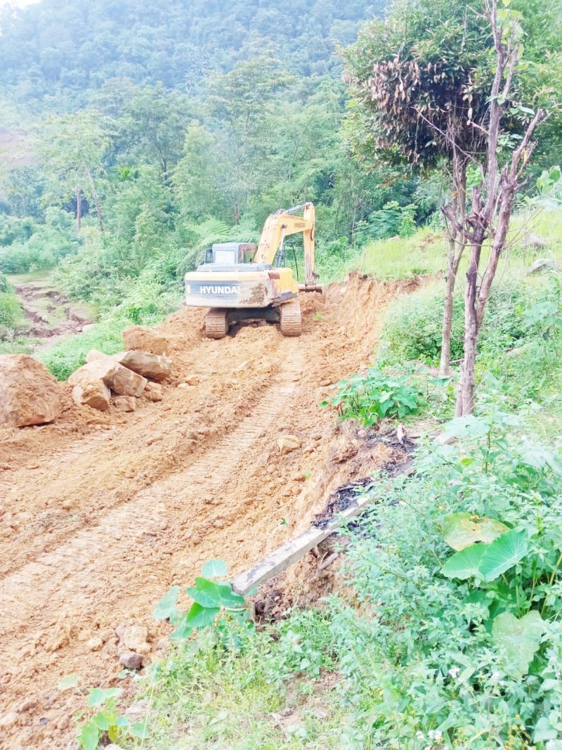 With assistance from the ADC Mangkolemba, T Lankonsen Tsanglao, the farm road which was badly damaged during the recent natural disaster at Hokiyong Ward, Mangkolemba was repaired recently. The Mongchen Village Farmers’ Union, Mangkolemba has acknowledged the ADC for understanding the problems faced by the farmers and assisting the repair. The union also conveyed gratitude to all those who had supported them.