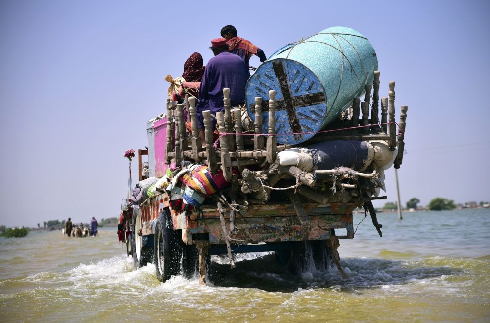 Guterres calls for massive int'l support for flood-hit Pakistan