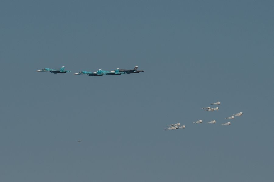 ASTRAKHAN, Aug. 6, 2017 (Xinhua) -- Su-34 bombers drop bombs during the Keys to the Sky competition of the International Army Games 2017 at Ashuluk training area in Astrakhan region, Russia, on Aug. 5, 2017. The International Army Games 2017 will be held until Aug. 12.(Xinhua/Evgeny Sinitsyn) (djj)