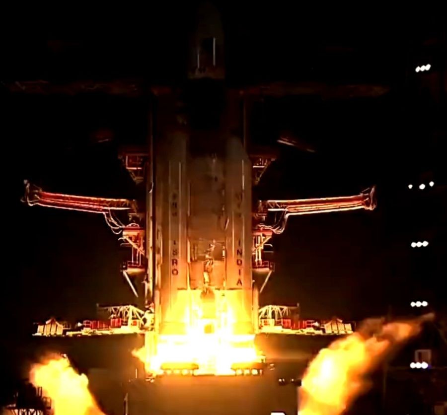 ISRO plans Sun and Moon missions in 2023 as well as commercial ones.(photo:twitter)