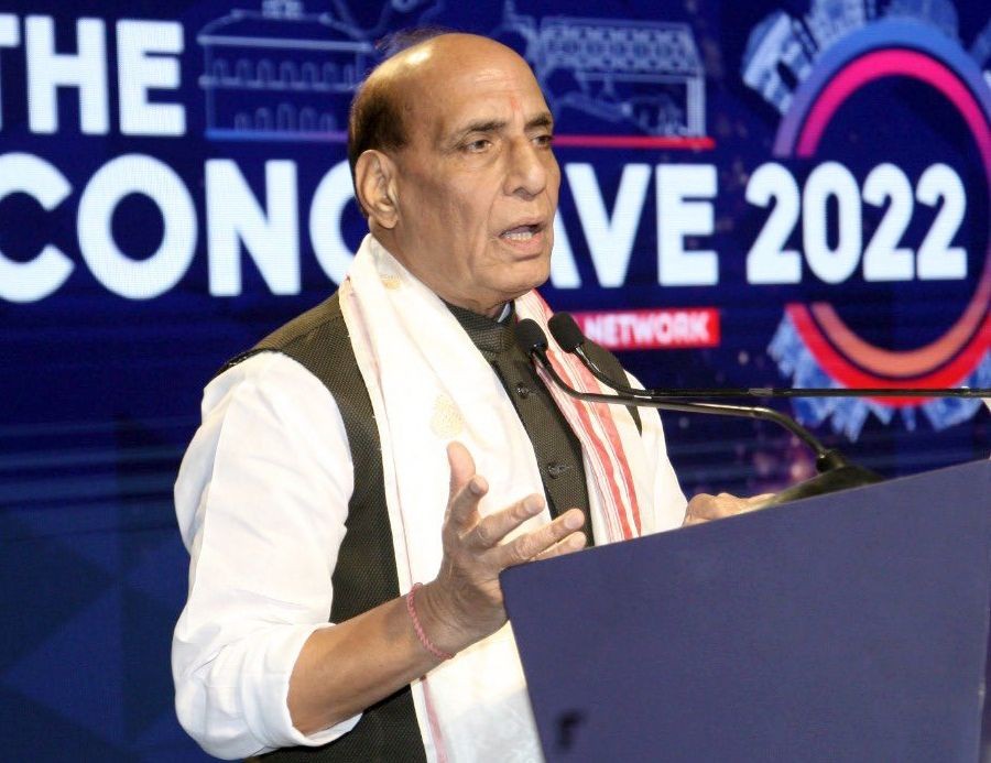 New Delhi: Defence Minister Rajnath Singh addressing the inaugural session of 'The Conclave-2022' in New Delhi on Saturday, October 15, 2022. (Photo:IANS/Twitter)
