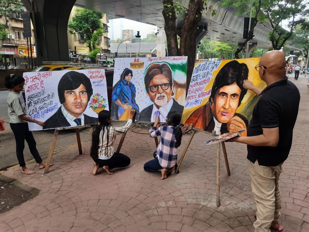 Mumbai : Students of Gurukul make the portrait of Bollywood legend Amitabh Bachchan on the eve of his 80th birthday in Mumbai on Monday, October 10, 2022. (Photo: Nitin Lawate/IANS)