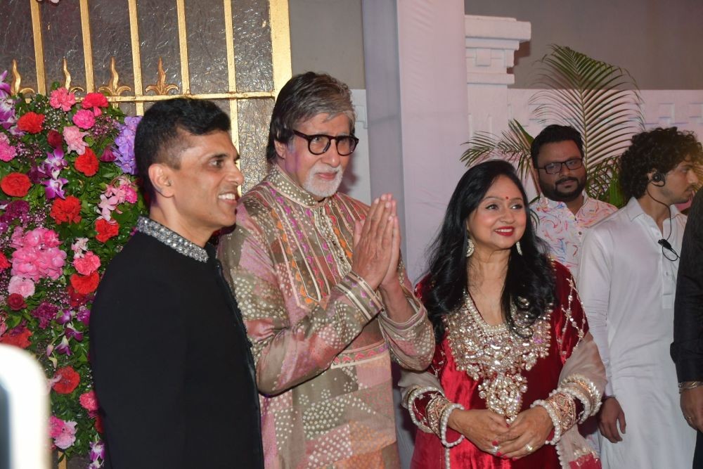 Mumbai : Bollywood Actor Amitabh Bachchan at red carpet during Diwali Party hosted by Producer Anand Pandit in Mumbai on Saturday October 22,2022.(Photo: Nitin Lawate/IANS)