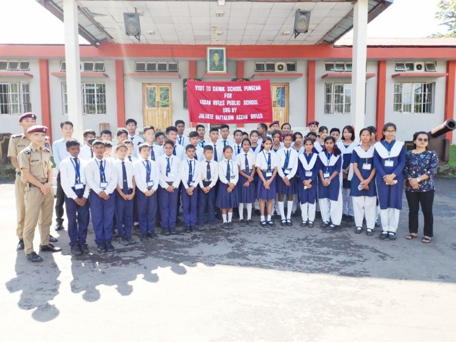 The Jalukie Battalion Assam Rifles under the aegis of HQ IGAR (N) conducted visit of students of Assam Rifles Public School (H) Jalukie to Sainik School Punglwa in Peren District of Nagaland on October 18. A press release from the PRO, HQ IGAR (N) stated that during the event, the students were briefed by the faculty of Sainik School Punglwa about its inception, routine, various academic curriculum, co-curricular activities and other facilities available in the school. The students interacted with School Cadet Appointments about the school and their preparation for entrance examination. A total of 59 students and three teachers visited the school. (Photo Courtesy: PRO, HQ IGAR (N))