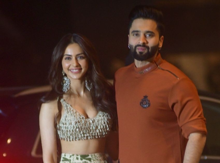 Mumbai: Bollywood actress Rakul Preet Singh and actor Jackky Bhagnani pose for a photograph at the Sonam Kapoor's Diwali Party bash at BKS in Mumbai on Monday, Oct. 25, 2022. (Photo: Nitin Lawate/IANS)