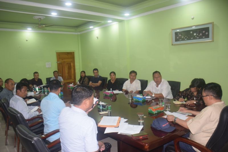 APC Nagaland, Y Kikheto Sema IAS addressing the meeting held at Rhododendron hall, Chümoukedima on October 3. (DIPR Photo)