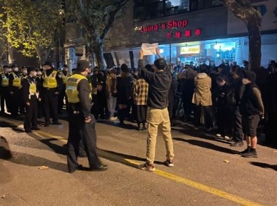 Covid protests widen in China with calls for Xi Jinping to step down
