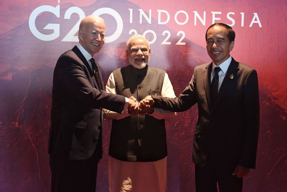 PM with World leaders at G20 Summit, in Bali, Indonesia on November 15, 2022. (PIB Photo)