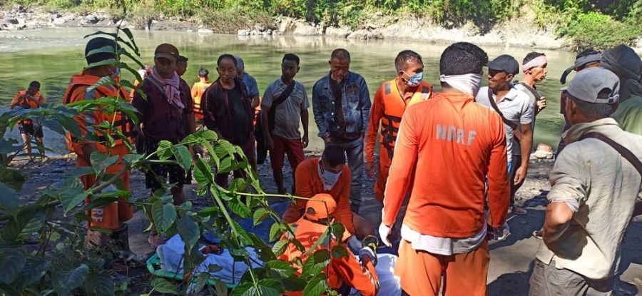NDRF & SDRF team after retrieving the drowned body at Doyang river.