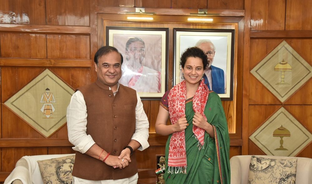 Guwahati:Assam Chief Minister Himanta Biswa Sarma with Bollywood actor Kangana Ranaut during a meeting at Janata Bhawan in Guwahati, Saturday November 05,2022.(Photo: Anuwar hazarika/IANS)