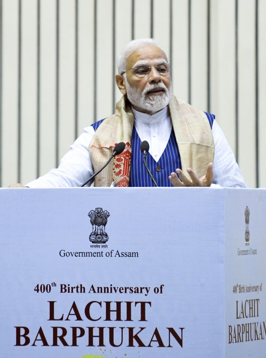 New Delhi: Prime Minister Narendra Modi addresses during the closing ceremony to celebrate the 400th birth anniversary of Lachit Barphukan, at Vigyan Bhawan in New Delhi on Friday, Nov. 25, 2022. (Photo: PIB/IANS)