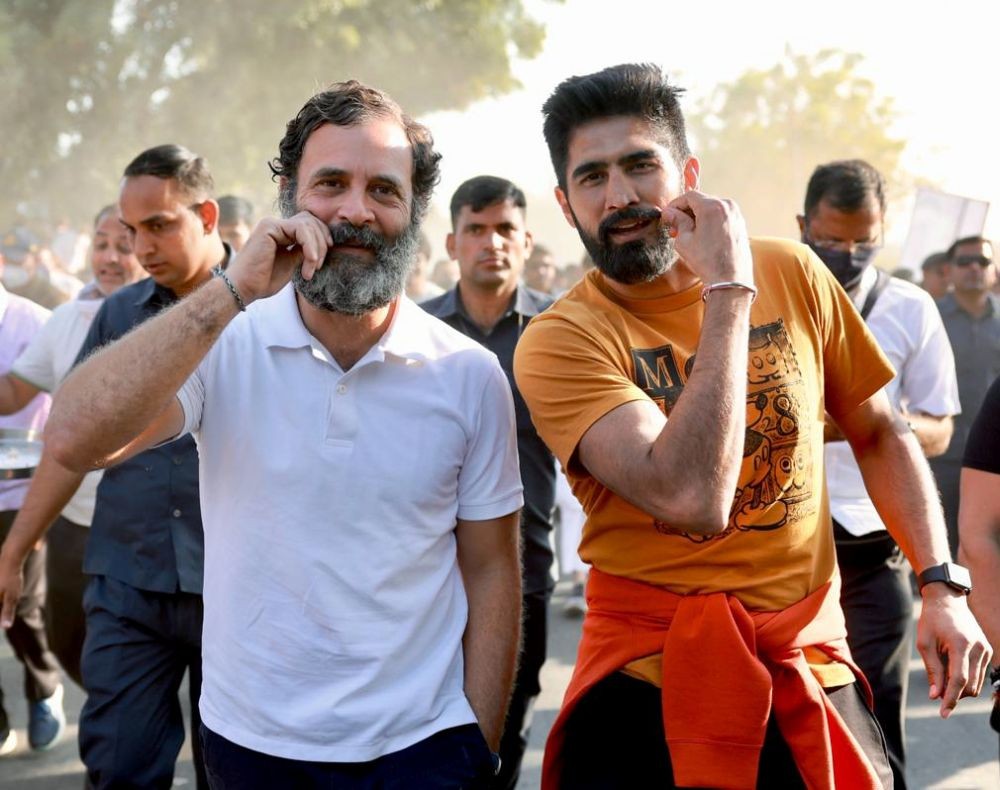 Khargone: Congress leader Rahul Gandhi with Olympic medalist boxer Vijender Singh during the party's 'Bharat Jodo Yatra', in Khargone district on November 25, 2022. (Photo:IANS/Twitter)