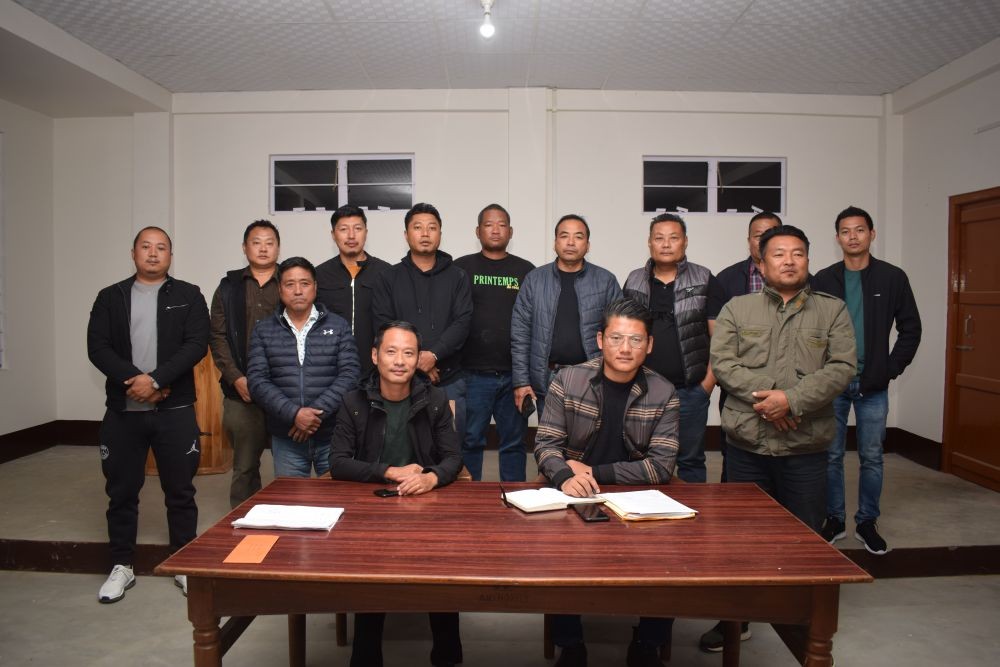 Members of the Youth Associations of Penli, Majakong, Lijaba Lijen, and Artang wards during the press conference in Mokokchung on November 29. (Morung Photo)