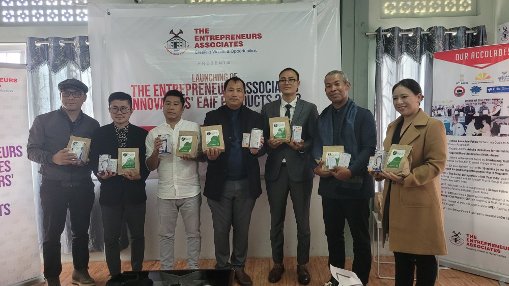 Peihauding Zeliang and Likyuse Sangtam with dignitaries of tEA and others during the launching programme of tEA Innovators’ Products 2022 in Kohima on November 30. (Morung Photo)