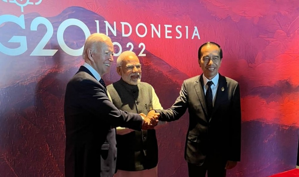 PM Modi interacts with world leaders at Bali G20 summit, shares pics.(photo:PMO)