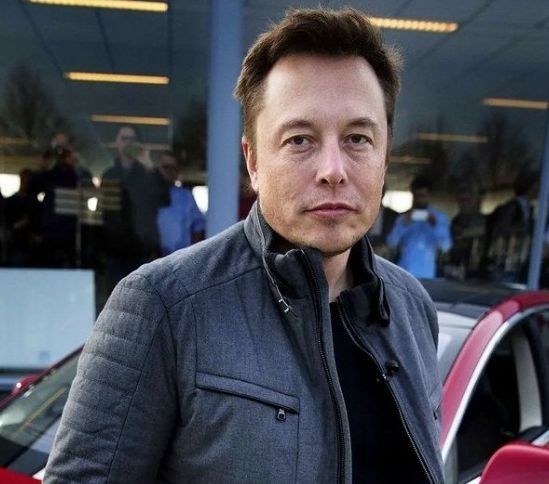 Musk says will make phones if Apple, Google remove Twitter from app stores