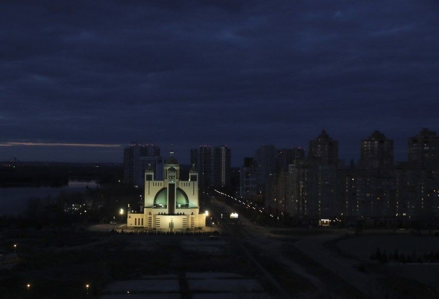 Night view in Kiev, capital of Ukraine on Feb. 26, 2022. (Xinhua/Li Dongxu/IANS)