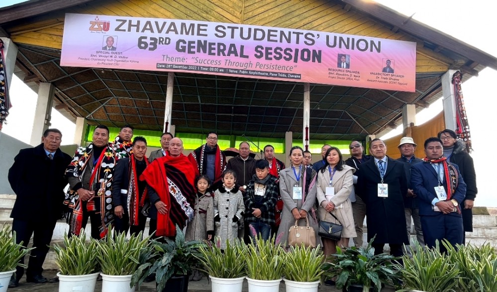 Vevoyi with others during 63rd general session of Zhavame Students’ Union  on December 28.