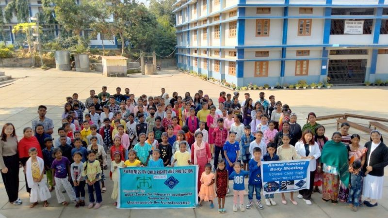 Participants of the programme on child rights and their protection.