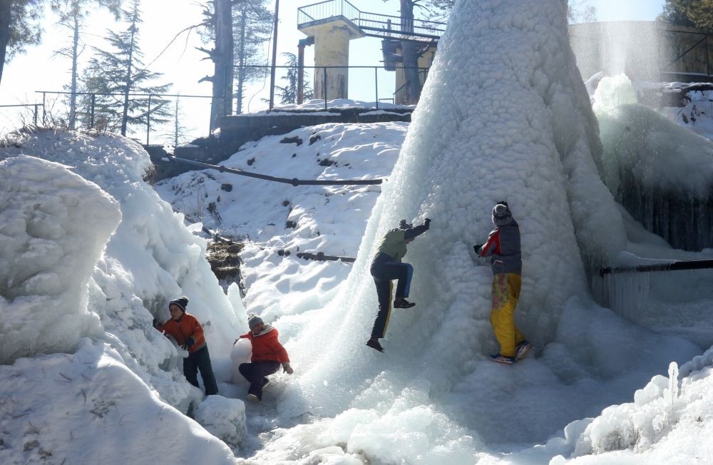 Baramulla : Children seen playing with snow after a snowfall in  Baramulla district on Saturday, Jan. 07, 2023. (Photo: Nisar Malik /IANS)