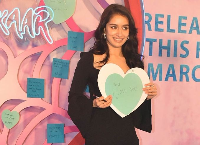 Mumbai:Bollywood Actress Shraddha Kapoor at The trailer launch Of Film Tu Jhooti Mai Makkaar in Mumbai on Monday January 23,2022.(Photo: Sanjay Tiwari/IANS)