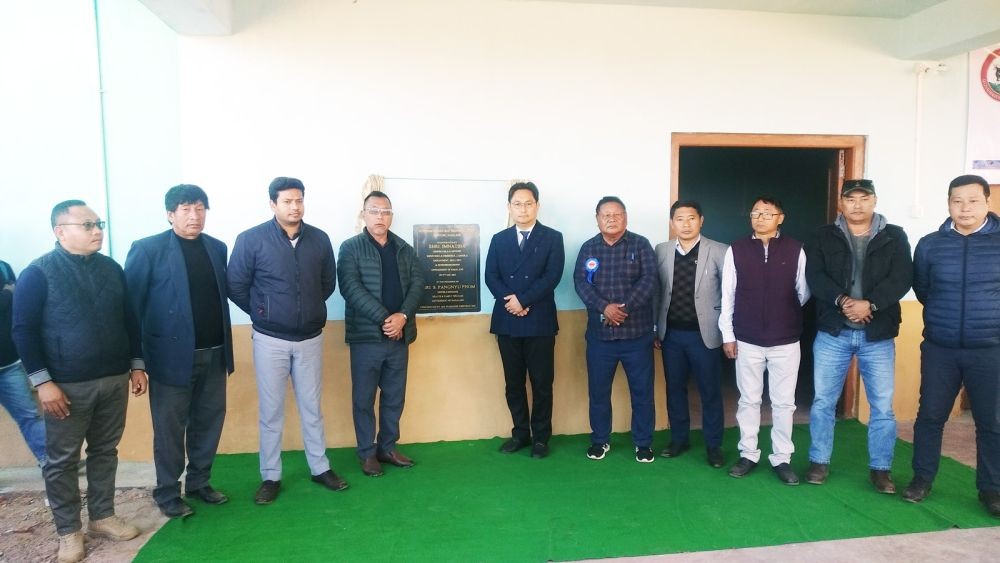 Advisor ITI, Imnatiba and Minister S PangnyuPhom alongwith DC Longleng Dharam Raj and department officials on January 9. (DIPR Photo)