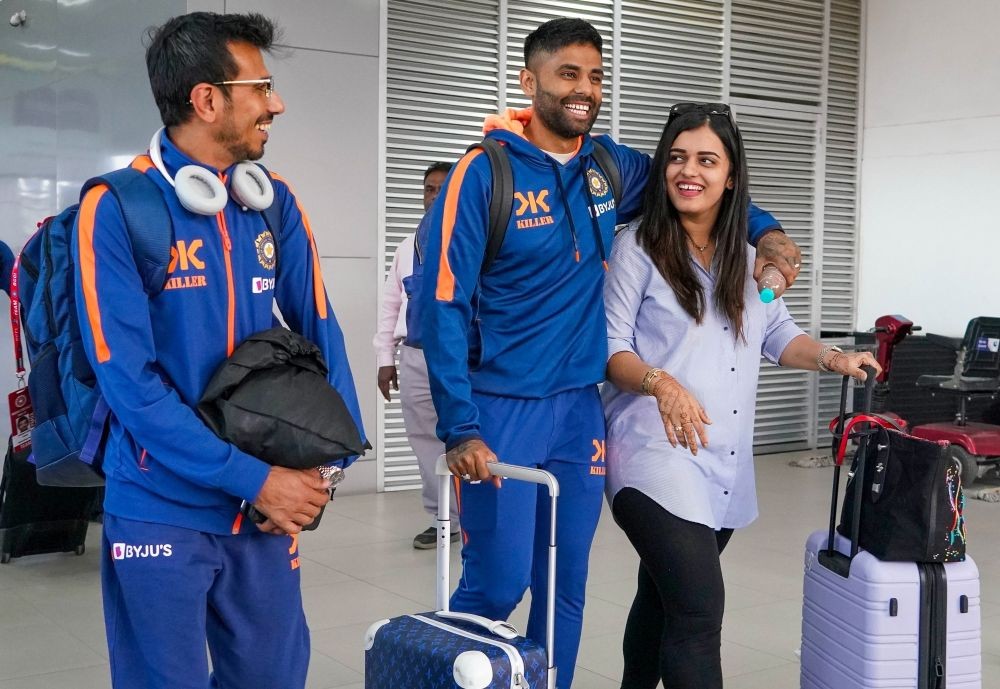 Ahmedabad: Cricketers Yuzvendra Chahal and Surya Kumar Yadav arrived at airport ahead of 3rd T20 cricket match against New Zealand, in Ahmedabad, on Monday, Jan. 30, 2023.(IANS / Siddharaj Solanki)