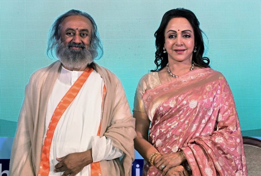New Delhi: Bollywood actress Hema Malini and spiritual guru Sri Sri Ravi Shankar during the launch of Kent Kuhl Stylish Fan, in New Delhi on Friday, January 20, 2023. (Photo: Anupam Gautam/IANS)