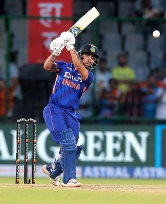 Prefer Bharat over Ishan as he can keep scoreboard moving: Aakash Chopra