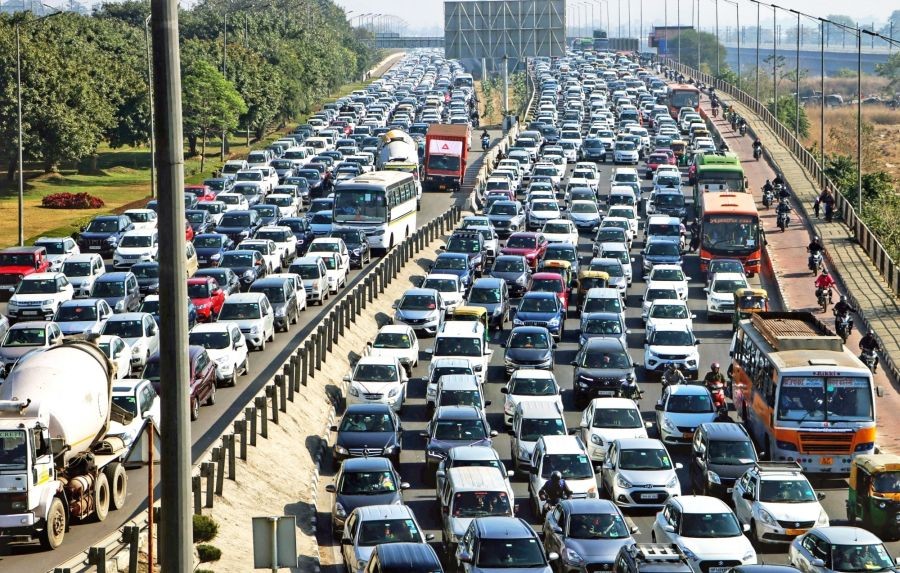 New Delhi: Heavy traffic jam seen at NH 24 in New Delhi on Friday, February 03, 2023. (Photo: Wasim Sarvar/IANS)