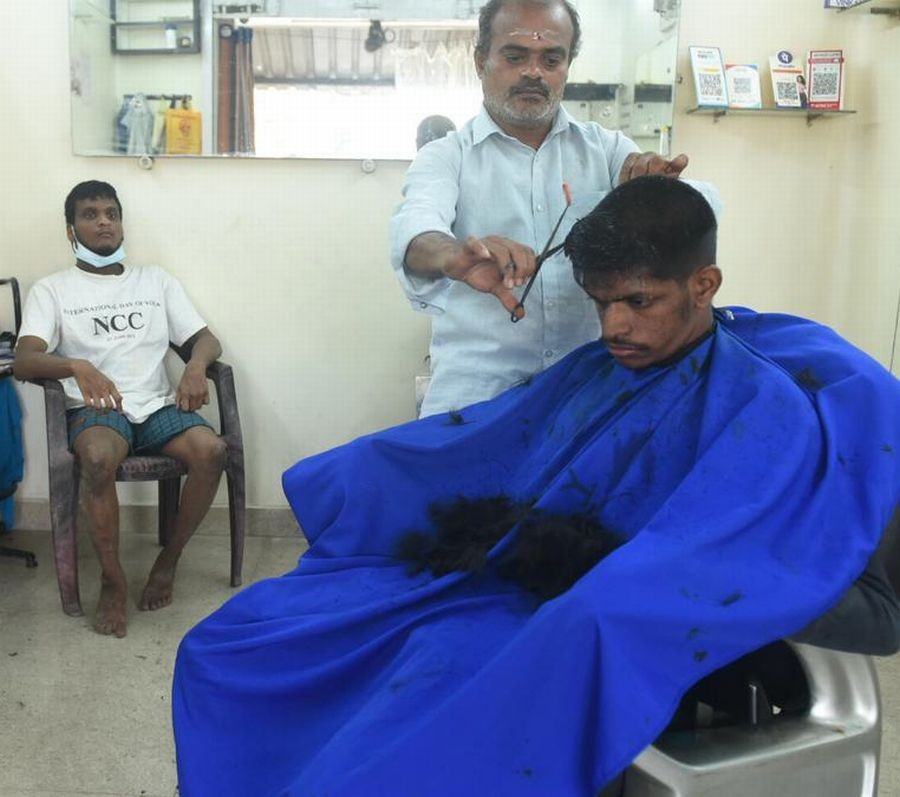 A salon in TN offers free haircuts to differently-abled