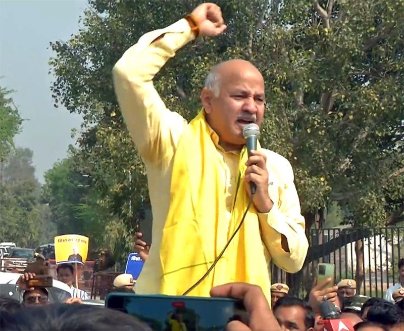 New Delhi: Delhi Deputy Chief Minister Manish Sisodia during a roadshow ahead of his questioning by CBI in the liquor policy case, in New Delhi,on Sunday, February 26, 2023.(Photo:IANS/Twitter)
