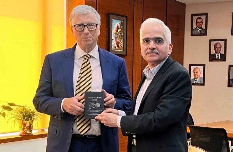 Bill Gates visits RBI office in Mumbai, holds discussions with Shaktikanta Das