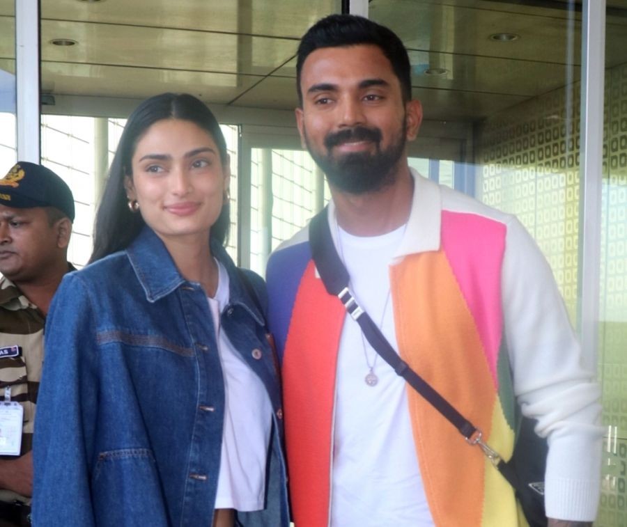Mumbai: Cricketer Kl Rahul with wife Athiya Shetty spotted at the airport in Mumbai on Tuesday, Feb. 14, 2023. (Photo: Sanjay Tiwari/IANS)