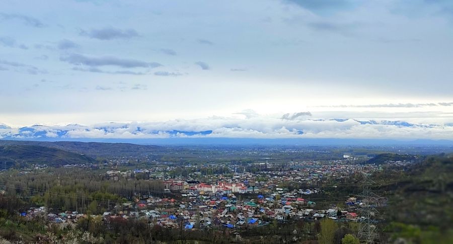 Baramulla : Clouds hover in the skies above the city in Baramulla district on Saturday, March 25, 2023. (Photo: Nisar Malik /IANS)