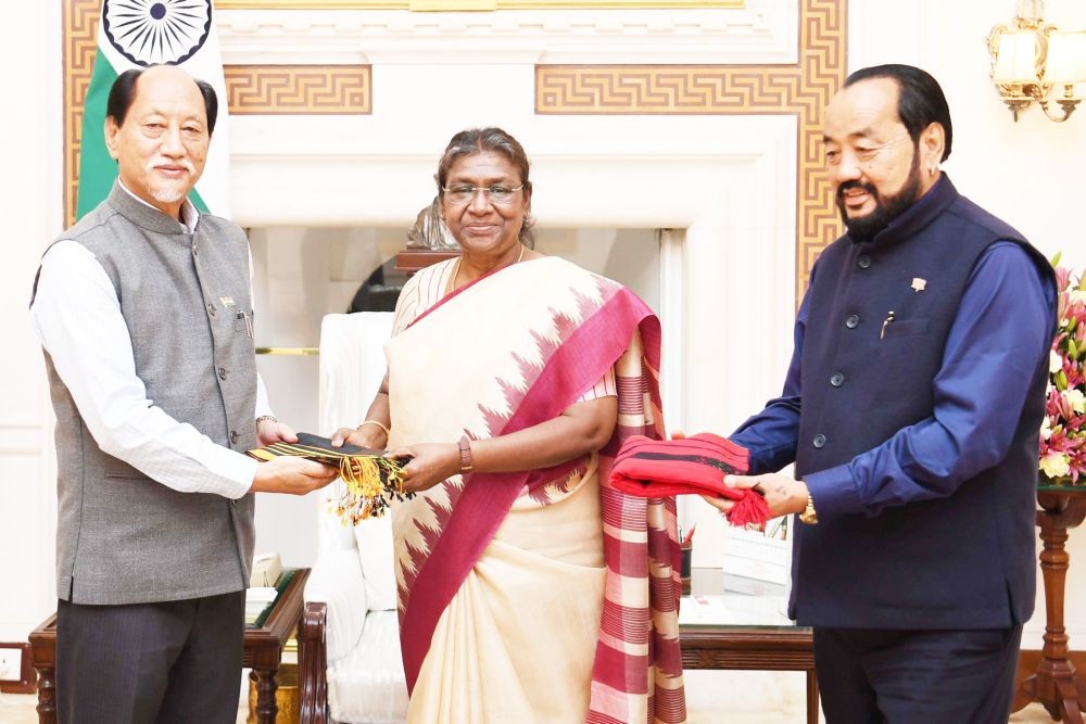 Chief Minister of Nagaland Neiphiu Rio and Deputy Chief Minister Y Patton called on President Droupadi Murmu at Rashtrapati Bhavan, New Delhi on March 11. (Photo Courtesy: Twitter/ @rashtrapatibhvn)