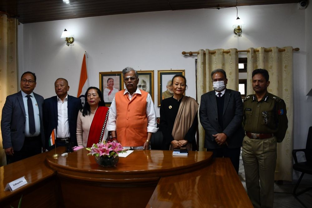 Governor of Nagaland, La Ganesan administered the oath of office to Upa-Lokayukta Khanrinla T Koza at Raj Bhavan on March 15. (PRO Raj Bhavan)