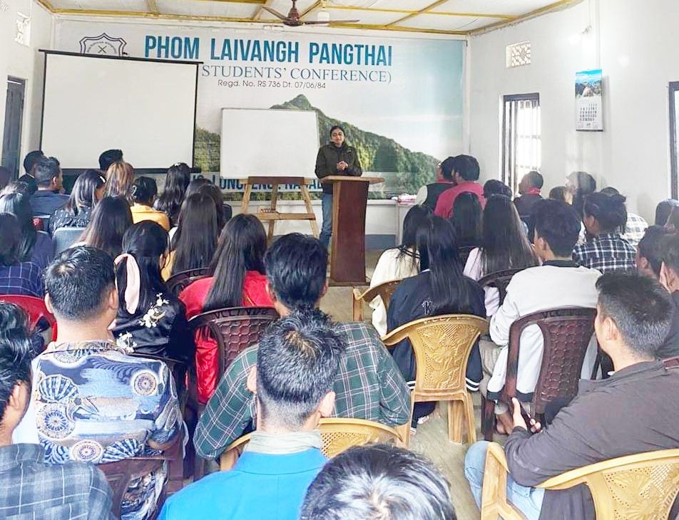 Longleng SP Dr Pritpal Kaur addressing the programme at PSC Conference Hall, Longleng on March 25. (DIPR Photo)
